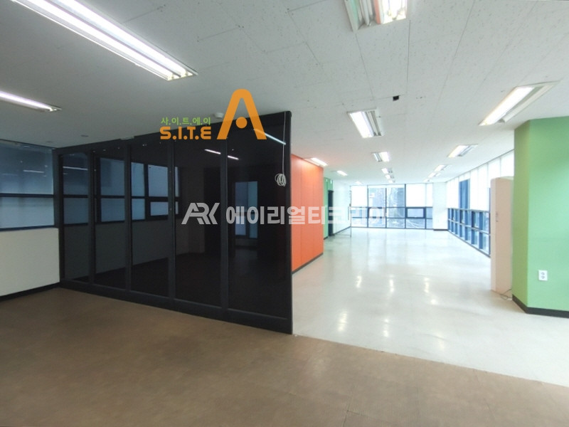 서울 강남구 대치동 J (실사) 강남경찰서 인근 인테리어 깔끔한 사무실 월세 매물번호 17213 사진 1
