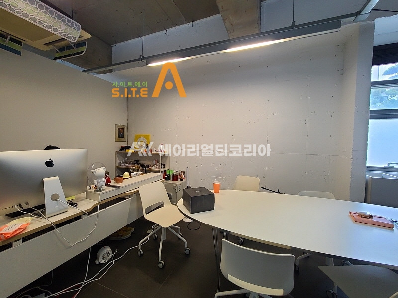 서울 강남구 청담동 # 청담동 높은층고, 통유리 노출내외관 사무실 월세 매물번호 23526 사진 6