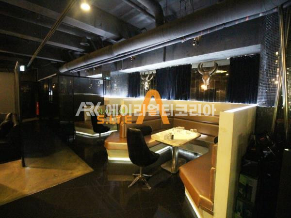 서울 강남구 역삼동 p지하 2종 근생 매물 bar로 사용가능합니다. 월세 매물번호 14146 사진 4