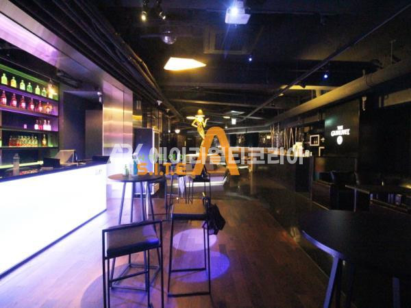 서울 강남구 역삼동 p지하 2종 근생 매물 bar로 사용가능합니다. 월세 매물번호 14146 사진 2