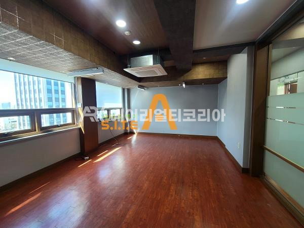 서울 강남구 논현동 K 세관사거리 룸 테라스 사무실 월세 매물번호 16074 사진 4
