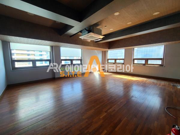 서울 강남구 논현동 K 세관사거리 룸 테라스 사무실 월세 매물번호 16074 사진 2