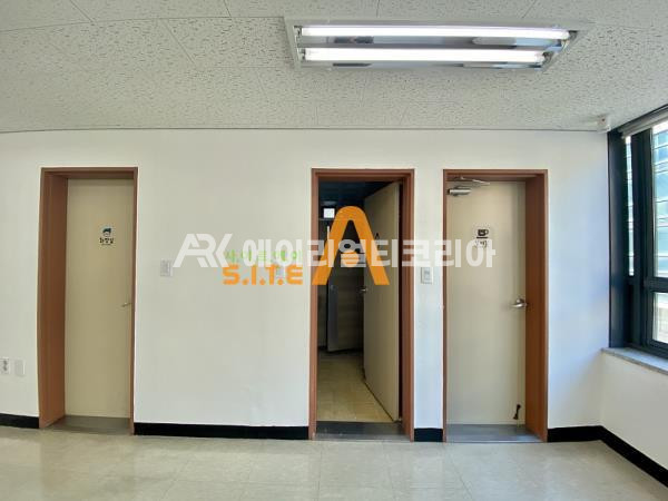 서울 강남구 논현동 C 학동역 이면도로 내외관 깔끔한 사무실 월세 매물번호 12456 사진 6