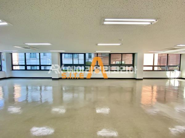 서울 강남구 논현동 C 학동역 이면도로 내외관 깔끔한 사무실 월세 매물번호 12456 사진 5