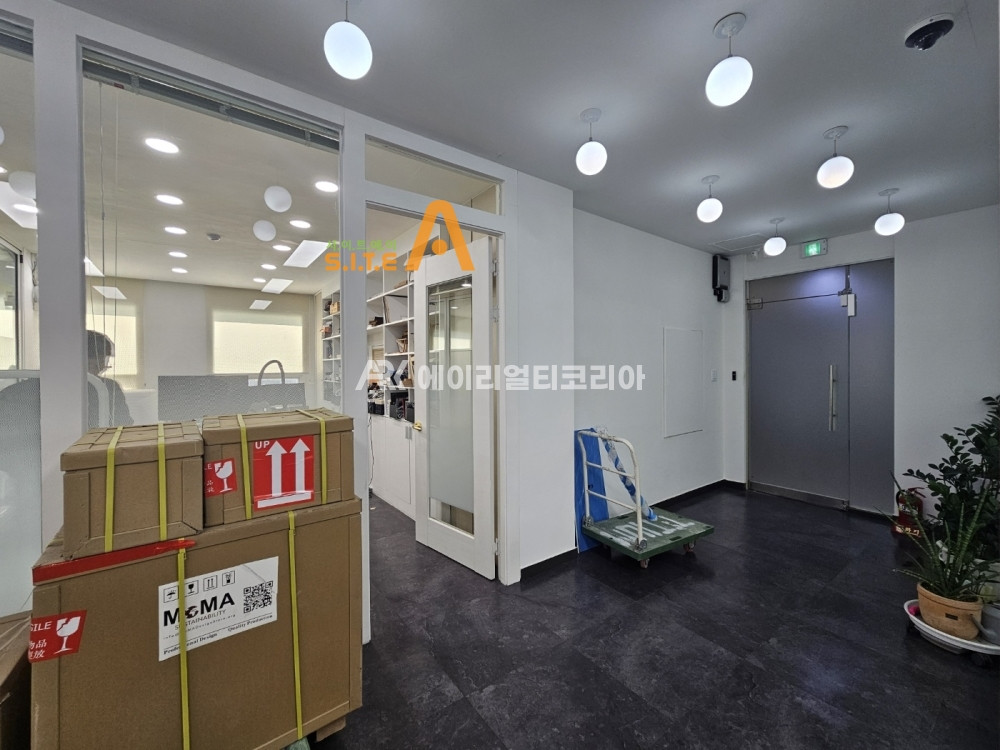 서울 강남구 역삼동 강남 역삼동 중형사무실로 인테리어 그대로 사용가능 합니다. 월세 매물번호 14611 사진 11