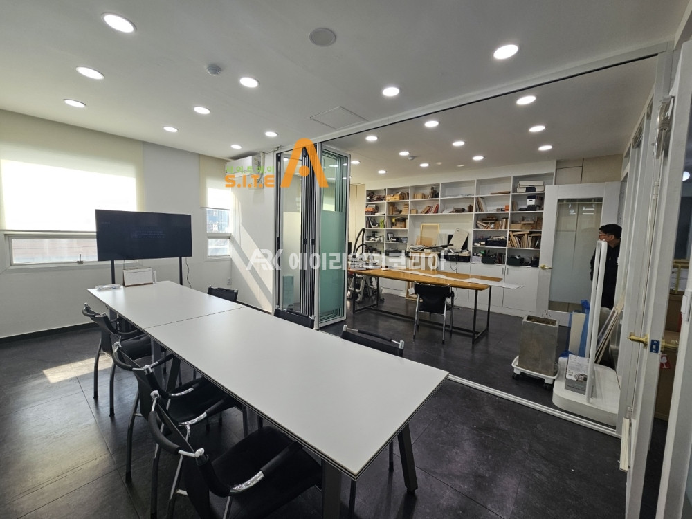 서울 강남구 역삼동 강남 역삼동 중형사무실로 인테리어 그대로 사용가능 합니다. 월세 매물번호 14611 사진 6