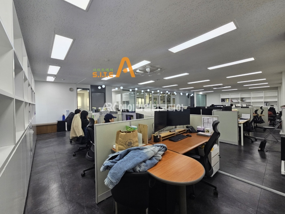 서울 강남구 역삼동 강남 역삼동 중형사무실로 인테리어 그대로 사용가능 합니다. 월세 매물번호 14611 사진 2