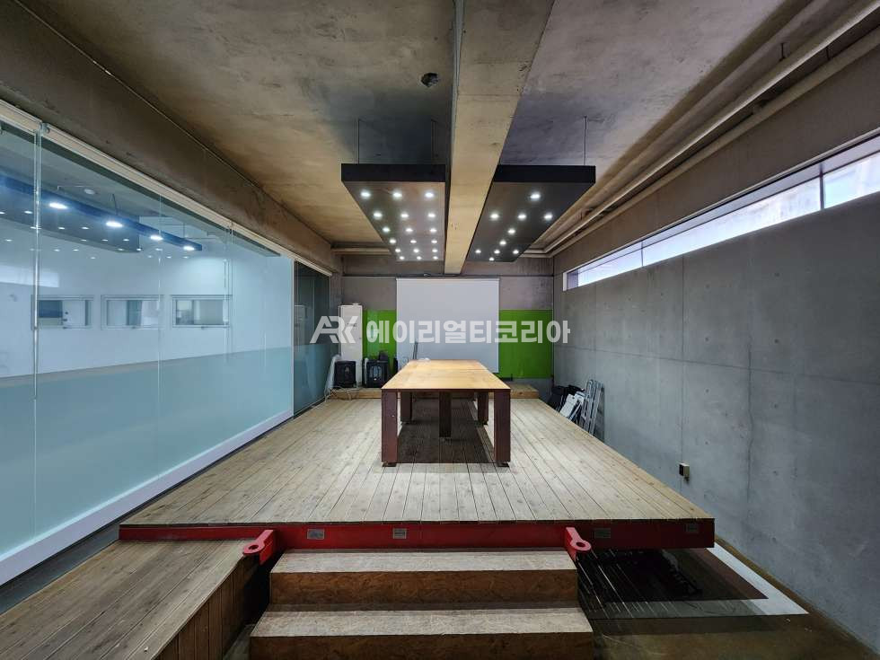 서울 강남구 논현동 신사역 도보5분이내 인테리어 완비 1층 사무실 월세 매물번호 25553 사진 2