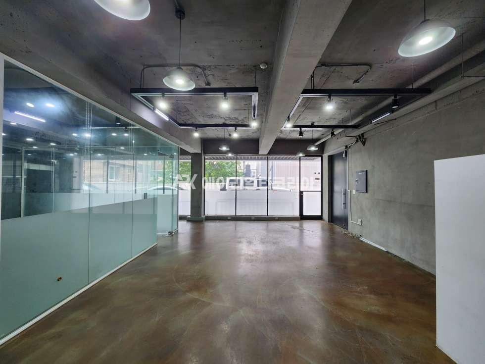 서울 강남구 논현동 신사역 도보5분이내 인테리어 완비 1층 사무실 월세 매물번호 25553 사진 6