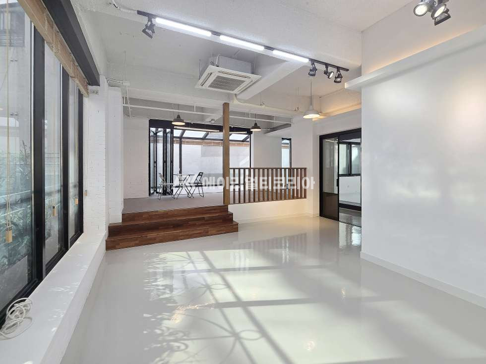 서울 강남구 논현동 언주역 3분 연층 사용 가능한 상가 사무실 더헤드빌딩 월세 매물번호 25570 사진 1