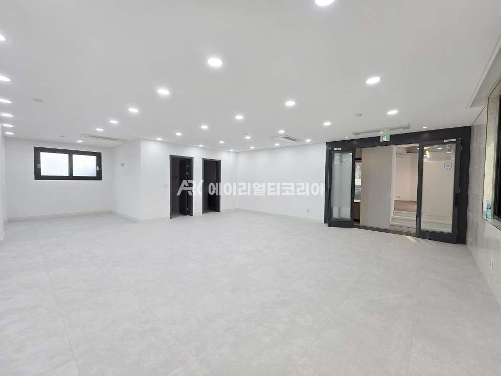 서울 강남구 논현동 언주역 3분 연층 사용 가능한 상가 사무실 더헤드빌딩 월세 매물번호 25570 사진 9