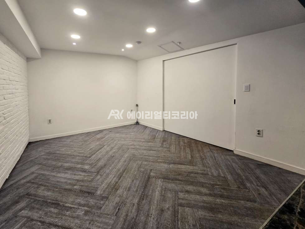 서울 강남구 논현동 언주역 3분 연층 사용 가능한 상가 사무실 더헤드빌딩 월세 매물번호 25570 사진 13