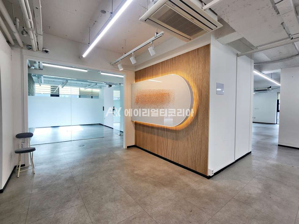 서울 강남구 역삼동 역삼동 사무실 인테리어 잘 된 즉시입주 사무실 임대 월세 매물번호 25668 사진 1