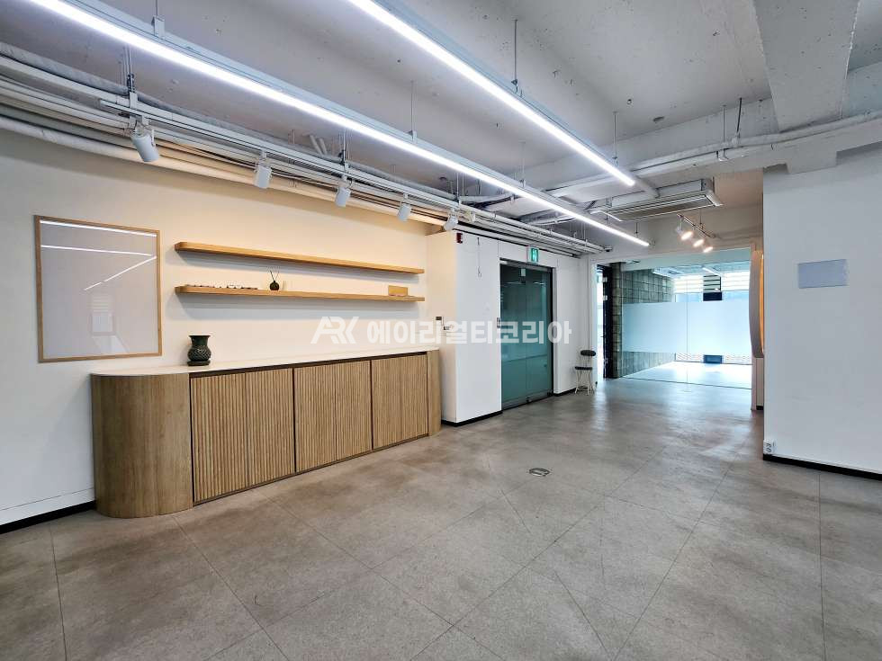 서울 강남구 역삼동 역삼동 사무실 인테리어 잘 된 즉시입주 사무실 임대 월세 매물번호 25668 사진 2