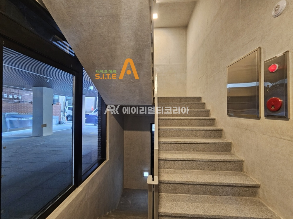 서울 서초구 잠원동 #신사역 초역세권 신축 통사옥 통임대 럭셔리 내외관 월세 매물번호 23672 사진 3