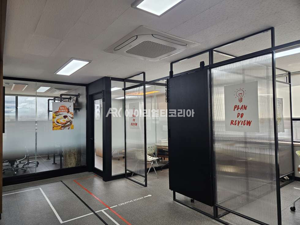 서울 강남구 역삼동 역삼역 도보5분 거리 인테리어 무상승계 사무실 월세 매물번호 25905 사진 4