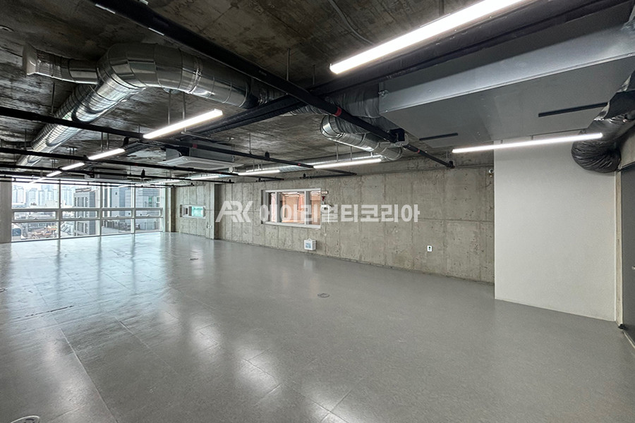 서울 강남구 대치동 선릉역 신축급외관 세련된 노출 디자인 사무실 월세 매물번호 25965 사진 5