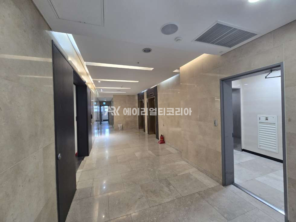 서울 강남구 역삼동 역삼역 역세권 최상급 외관 깔끔한 대형 사무실 월세 매물번호 26014 사진 13