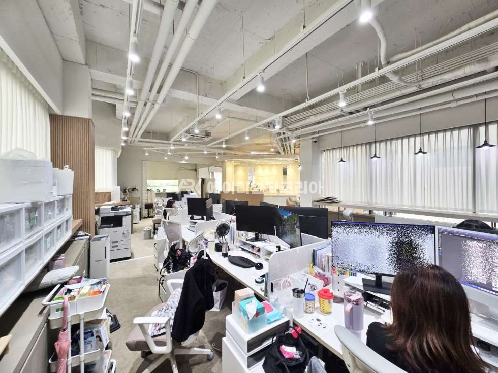 서울 강남구 삼성동 대로변 초역세권 세련된 노출 디자인 사무실 월세 매물번호 26108 사진 2