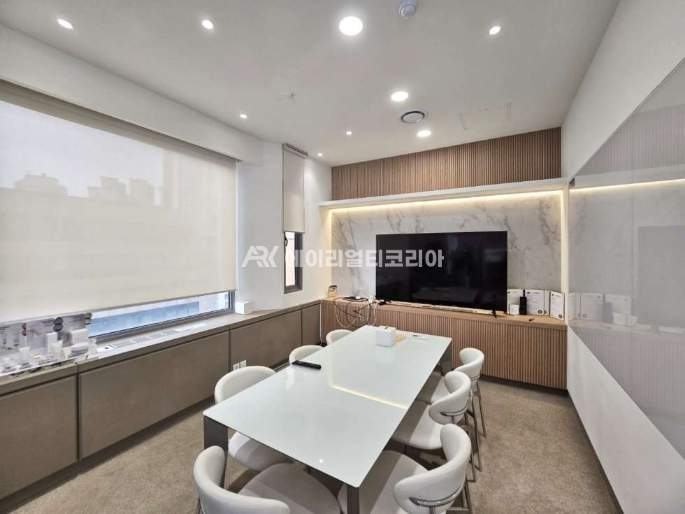 서울 강남구 삼성동 대로변 초역세권 세련된 노출 디자인 사무실 월세 매물번호 26108 사진 4