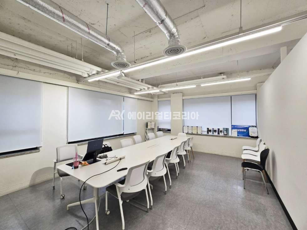 서울 강남구 논현동 강남구청역 대로변 내부 올리모델링된 사무실임대 월세 매물번호 26110 사진 12