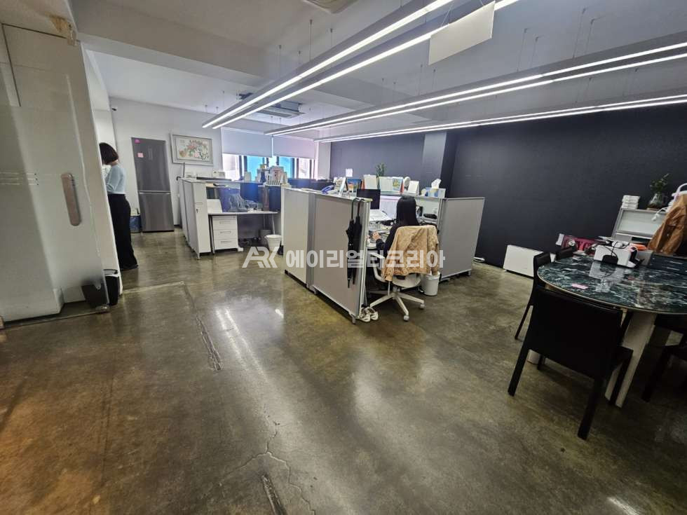 서울 강남구 역삼동 언주역 도보2분 보이드공간으로 인테리어 완비 월세 매물번호 26113 사진 10