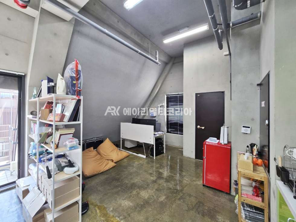 서울 강남구 논현동 강남 신사역 노출스타일 층고높은 디자인 사무실 월세 매물번호 26121 사진 7