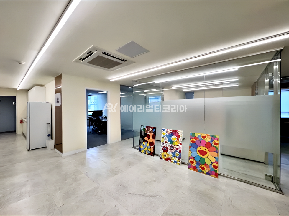 서울 강남구 신사동 강남사무실임대 신사동 도산대로 대로변 위치한 사무실 월세 매물번호 26131 사진 2
