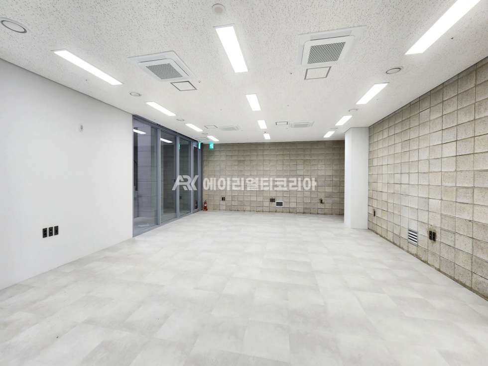 서울 서초구 서초동 교대역 역세권 도보 30초 깔끔한 신축 병원및 상가 사무실 상층부 공실 입주가능 월세 매물번호 26135 사진 4