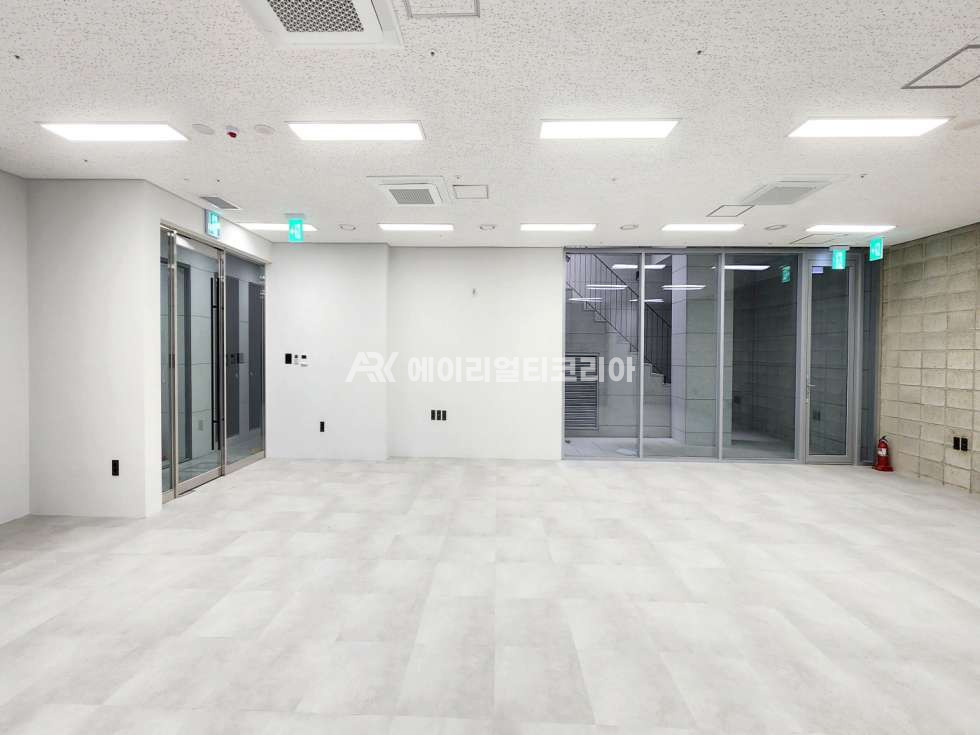 서울 서초구 서초동 교대역 역세권 도보 30초 깔끔한 신축 병원및 상가 사무실 상층부 공실 입주가능 월세 매물번호 26135 사진 5