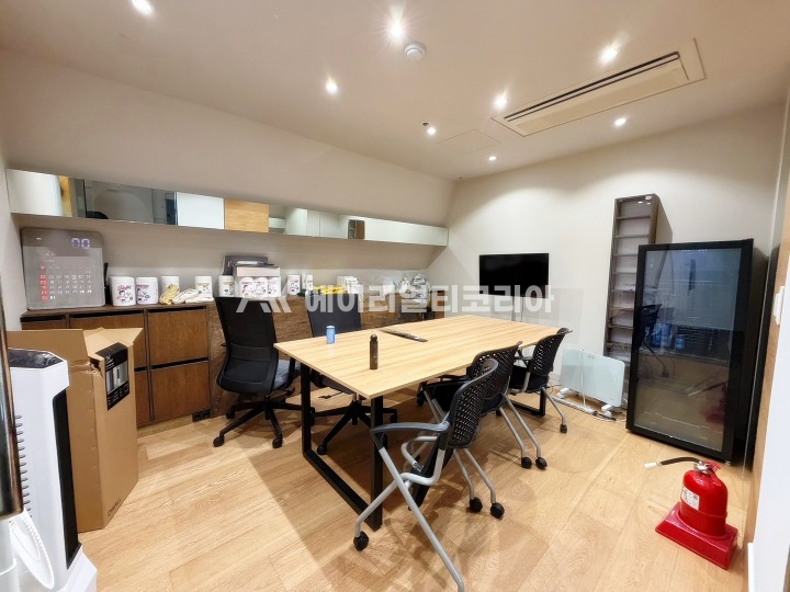 서울 강남구 역삼동 역삼동 인테리러 무상인수 깔끔한 사무실 임대 월세 매물번호 26241 사진 5
